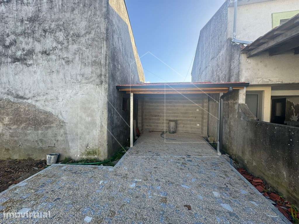 Moradia T2 remodelada em Salreu - Grande imagem: 4/17