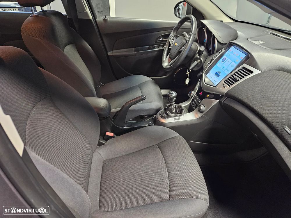 Chevrolet Cruze 1.6 LT - 9