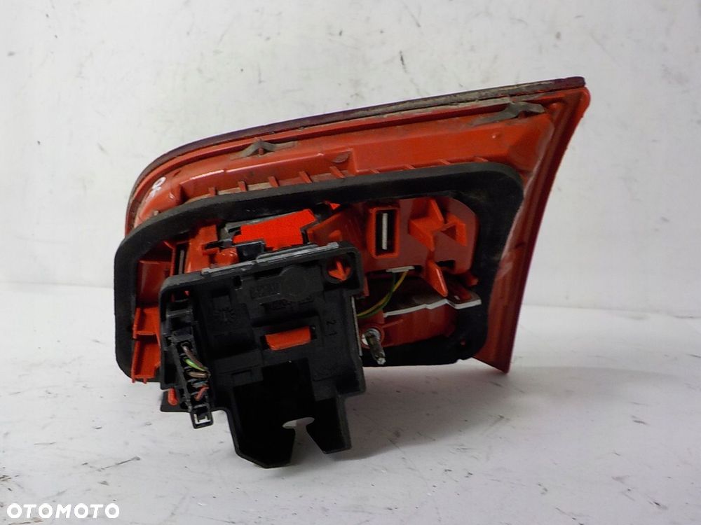 AUDI A6 C6 KOMBI LAMPA W KLAPĘ LEWA TYLNA LEWY TYŁ LED - 2