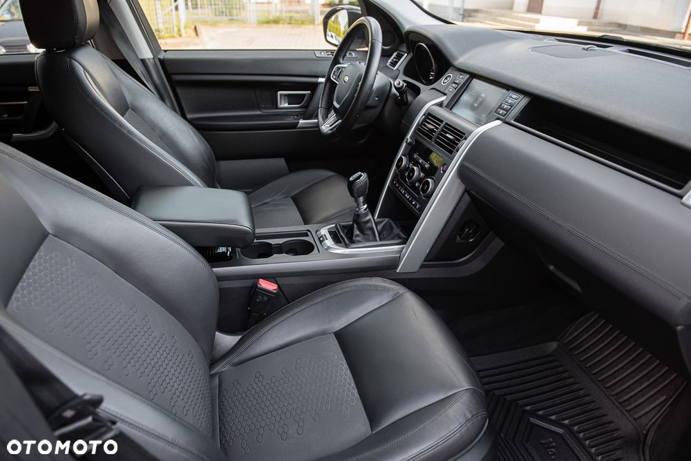 Land Rover Discovery Sport TD4 HSE Luxury - 30