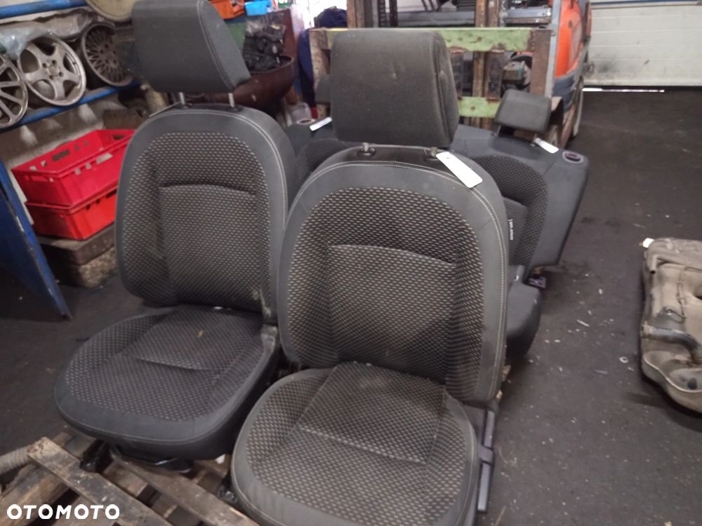 KOMPLET FOTELI NISSAN QASHQAI 07-13 - 1