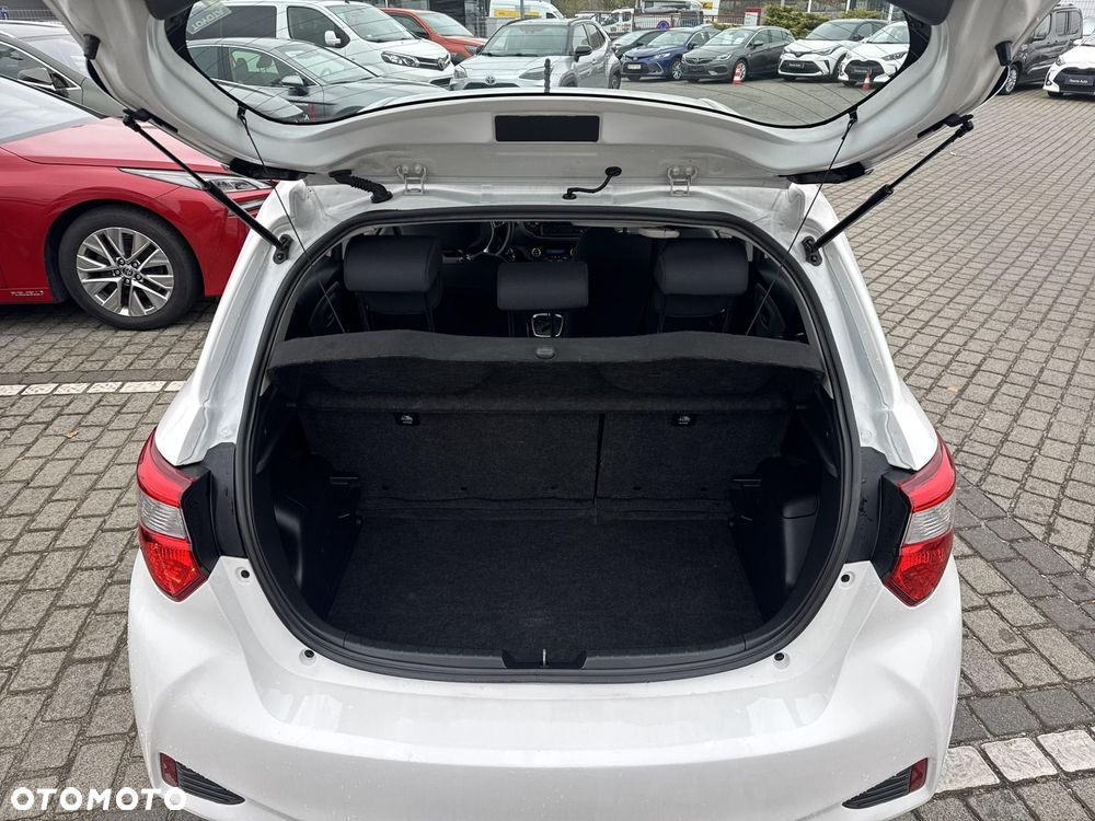 Toyota Yaris - 10
