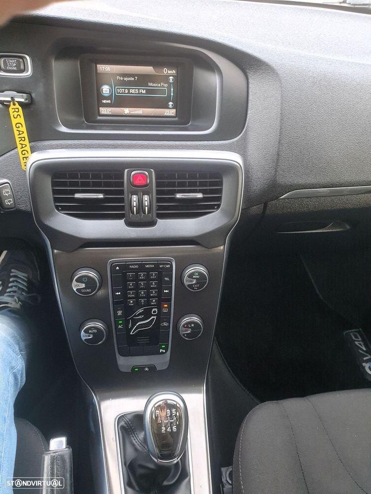 Volvo V40 1.6 D2 Eco Kinetic - 24