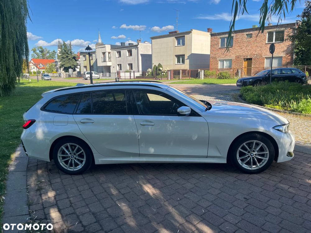 BMW Seria 3 320d mHEV - 12