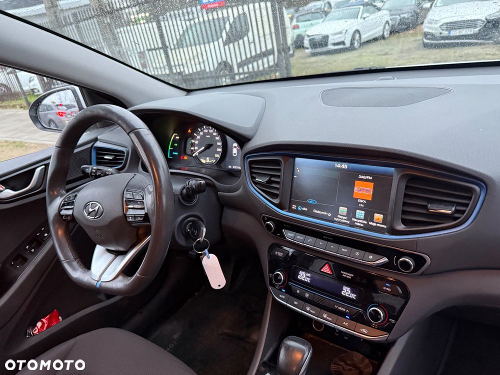 Hyundai IONIQ Hybrid Premium - 31