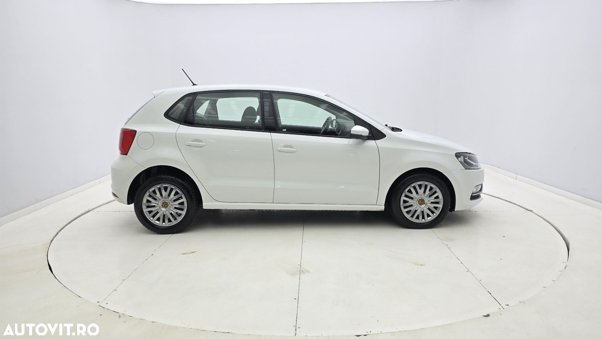 Volkswagen Polo - 5