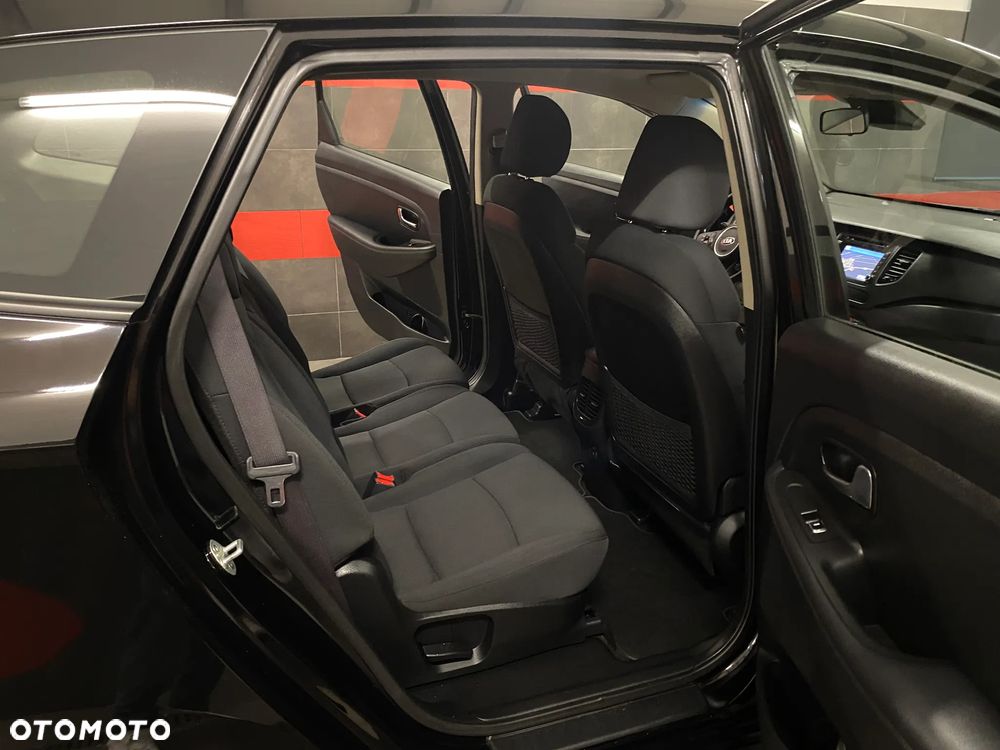 Kia Carens 1.6 GDI Edition 7 - 24