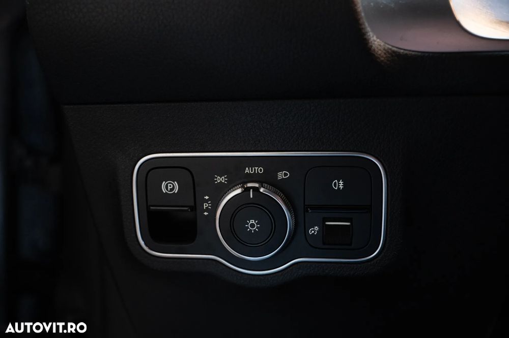 Mercedes-Benz GLB 200 d 8G-DCT - 28