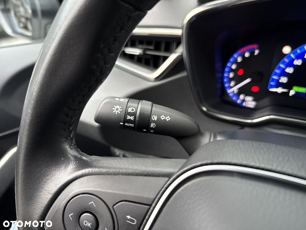 Toyota Corolla 1.8 Hybrid Comfort - 22