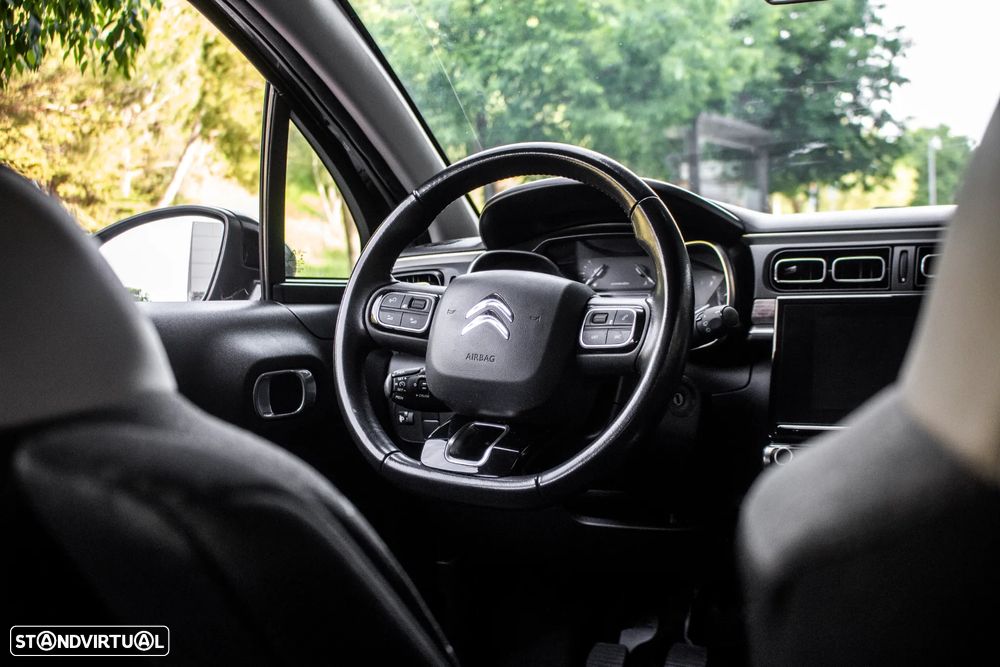 Citroën C3 1.2 PureTech Shine - 23