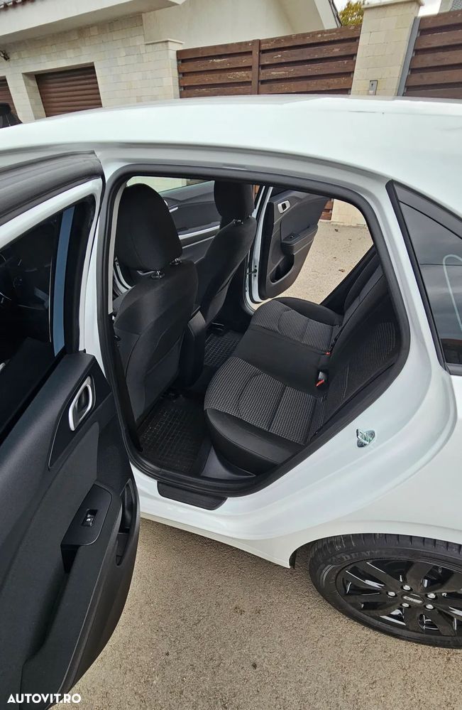 Kia Ceed - 12