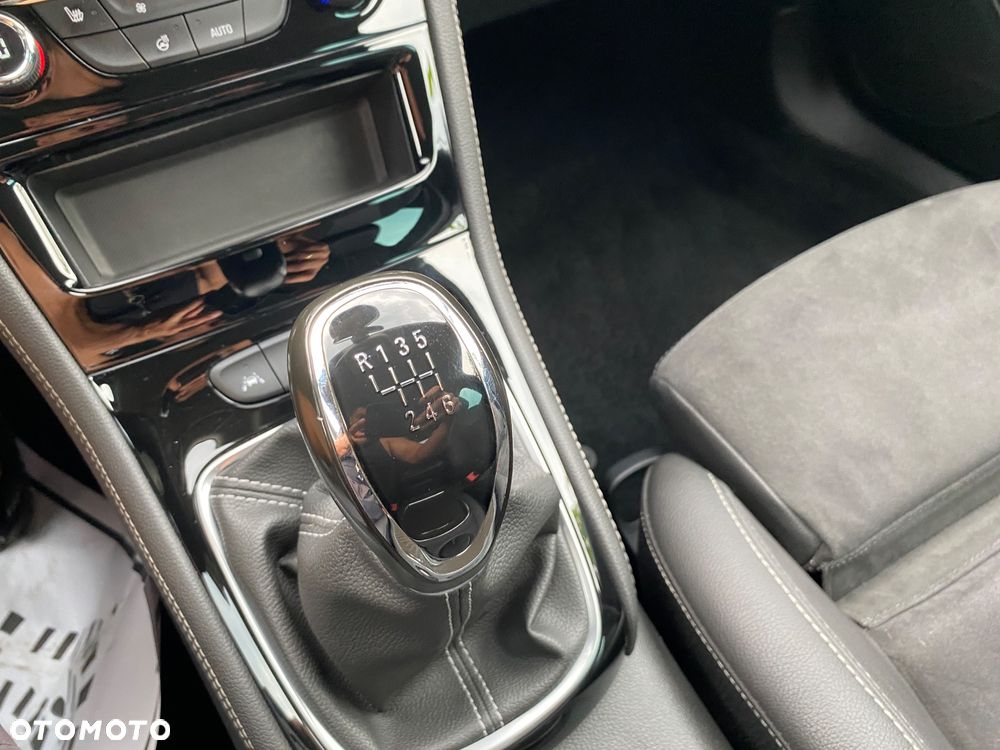 Opel Astra 1.4 T GPF Elite S&S - 16