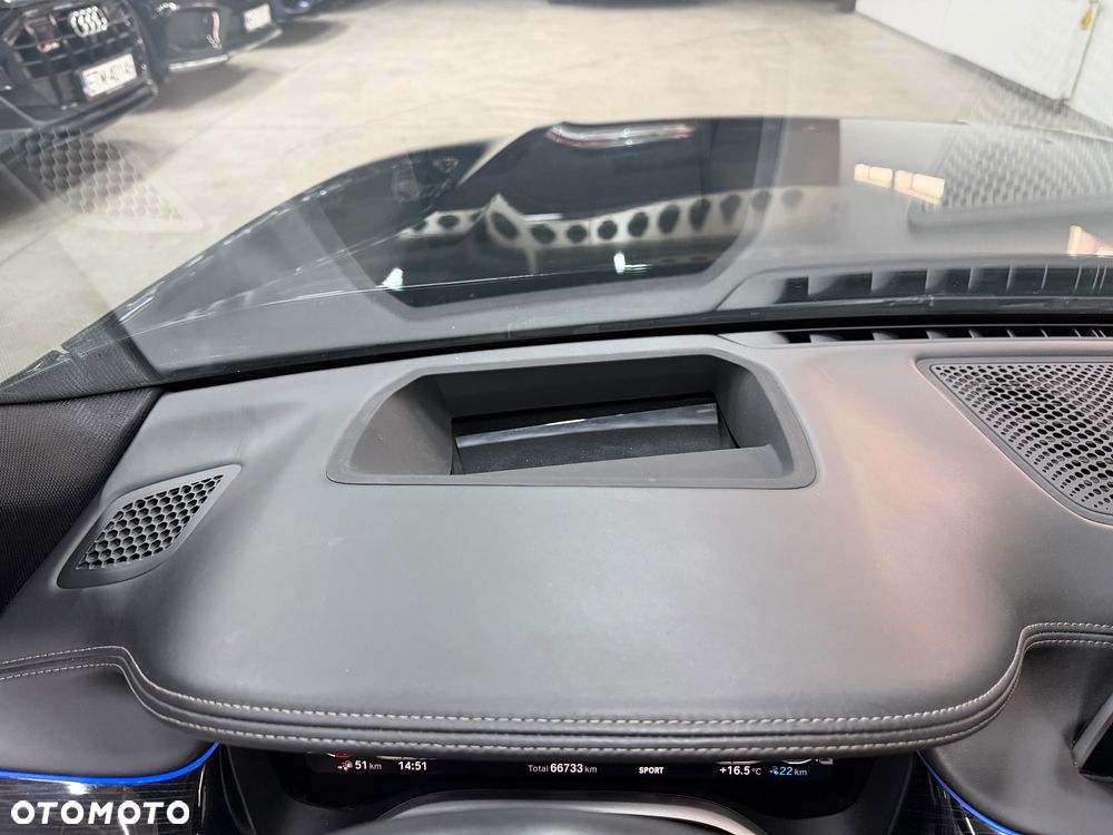 BMW Seria 7 745e sport - 25