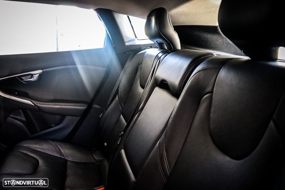 Volvo V40 2.0 D2 Momentum - 11