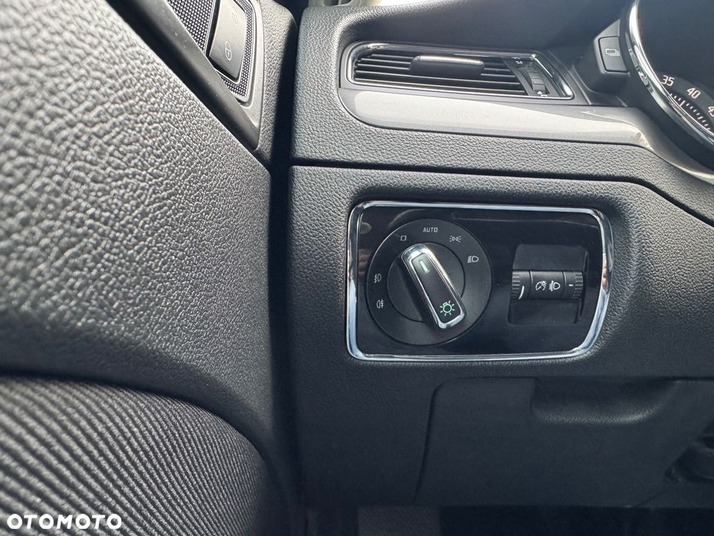 Skoda Superb 2.0 TDI Ambition DSG - 7