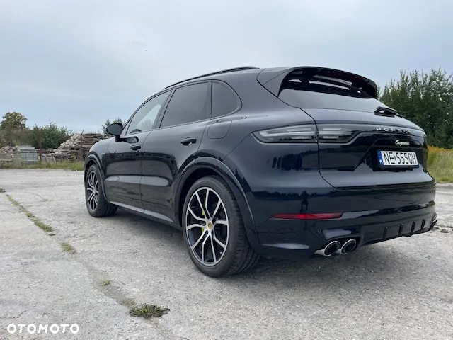 Porsche Cayenne E-Hybrid - 2