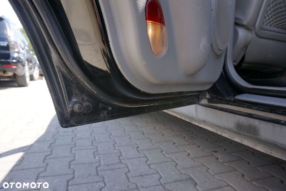 DRZWI TYLNE LEWE SORENTO I EB  CZARNY KIA 2002-2007 - 11