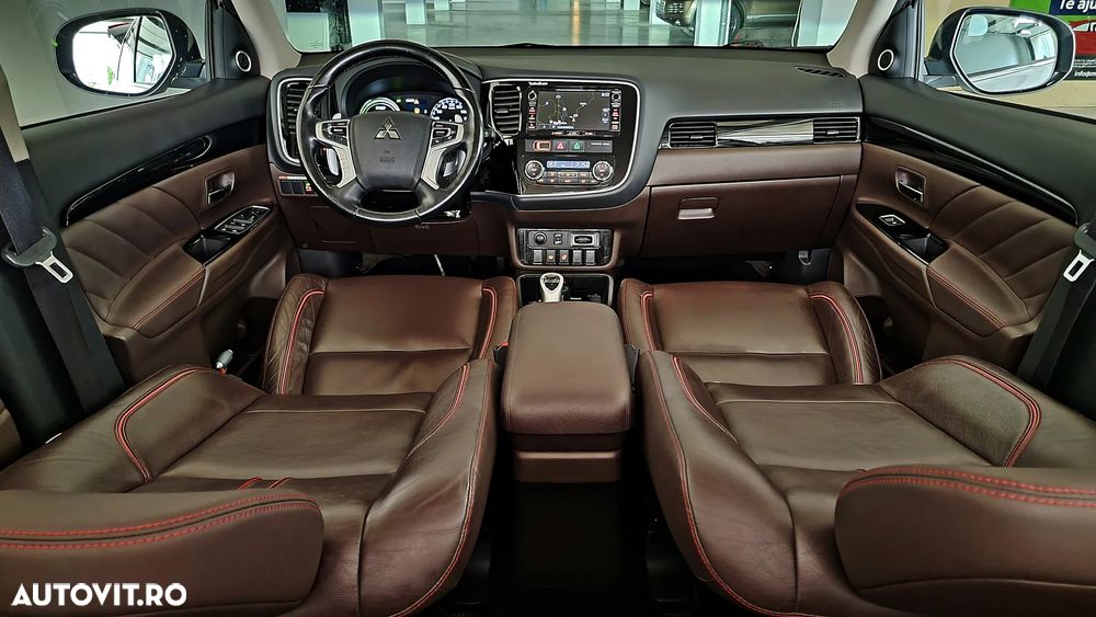 Mitsubishi Outlander 2.0 4WD - 18