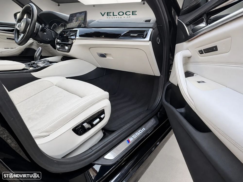BMW M550d xDrive Auto - 26