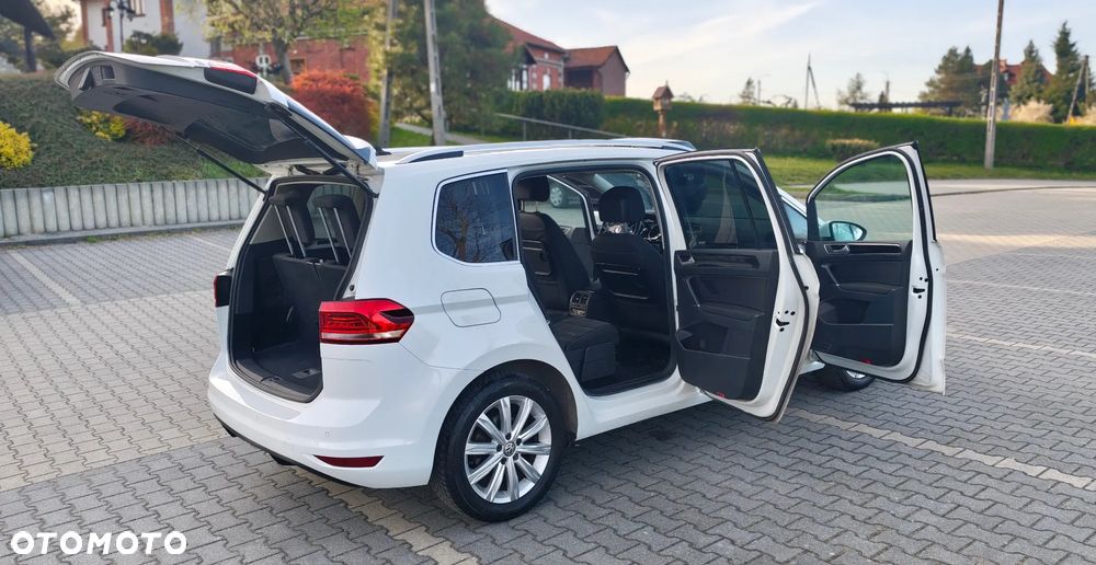 Volkswagen Touran - 22