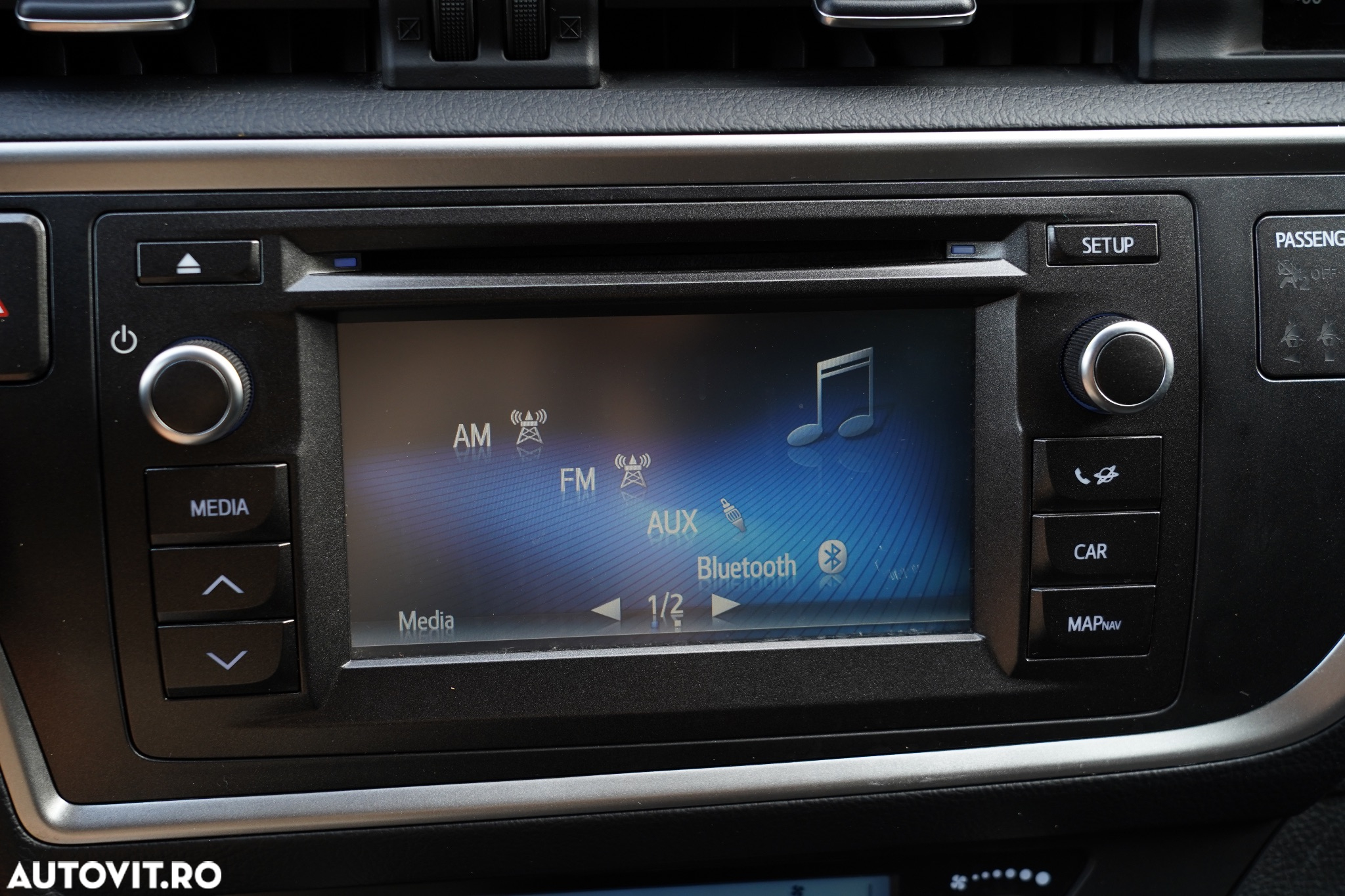 Toyota Auris 1.8 L VVT-i Hybrid Sol - 16