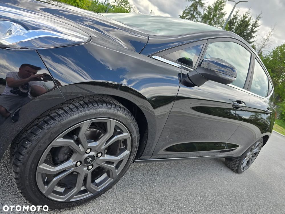 Ford Fiesta 1.1 S&S TITANIUM - 37