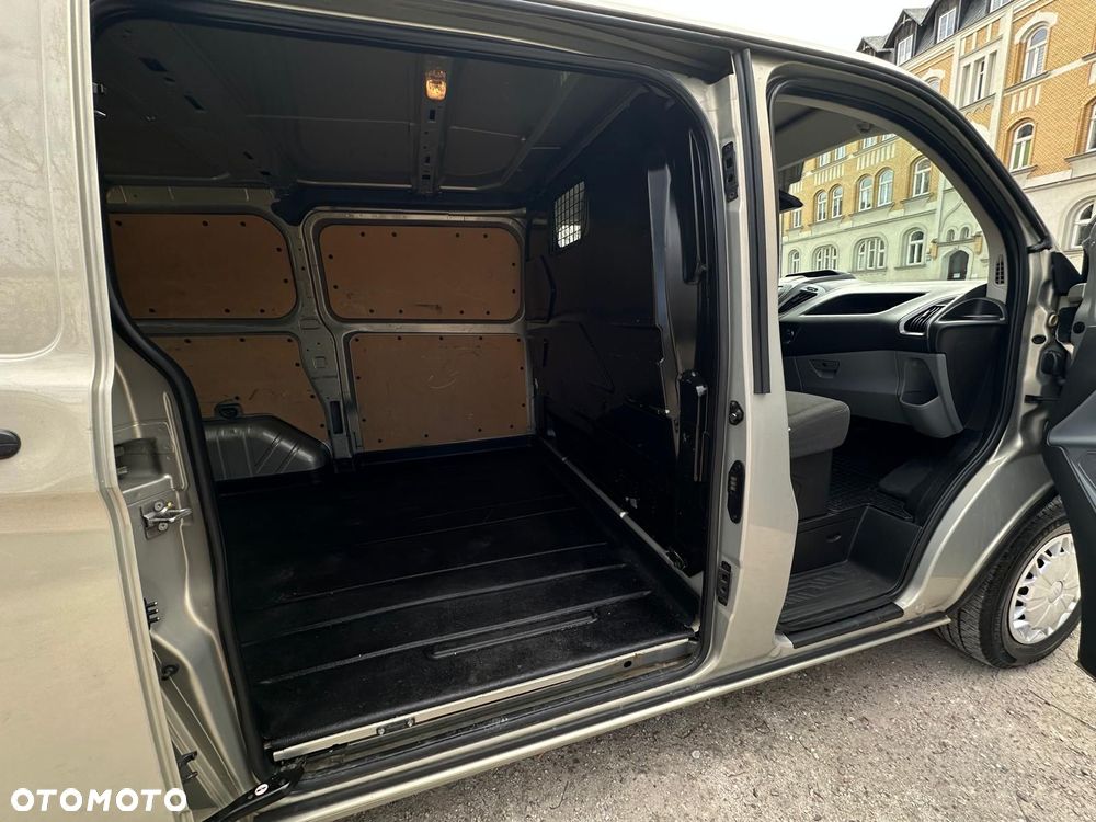Ford TRANSIT CUSTOM - 9