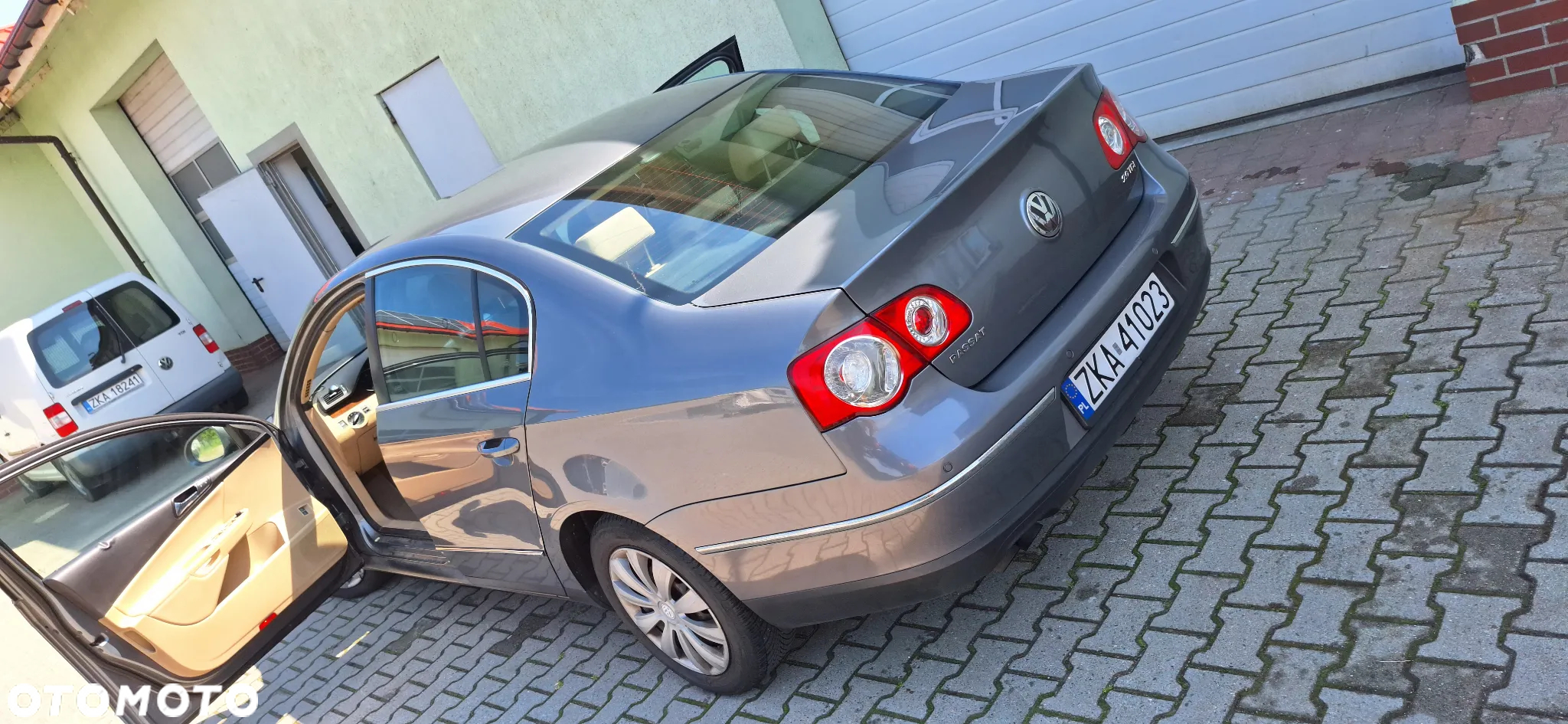 Volkswagen Passat 2.0 TDI DPF Highline - 5