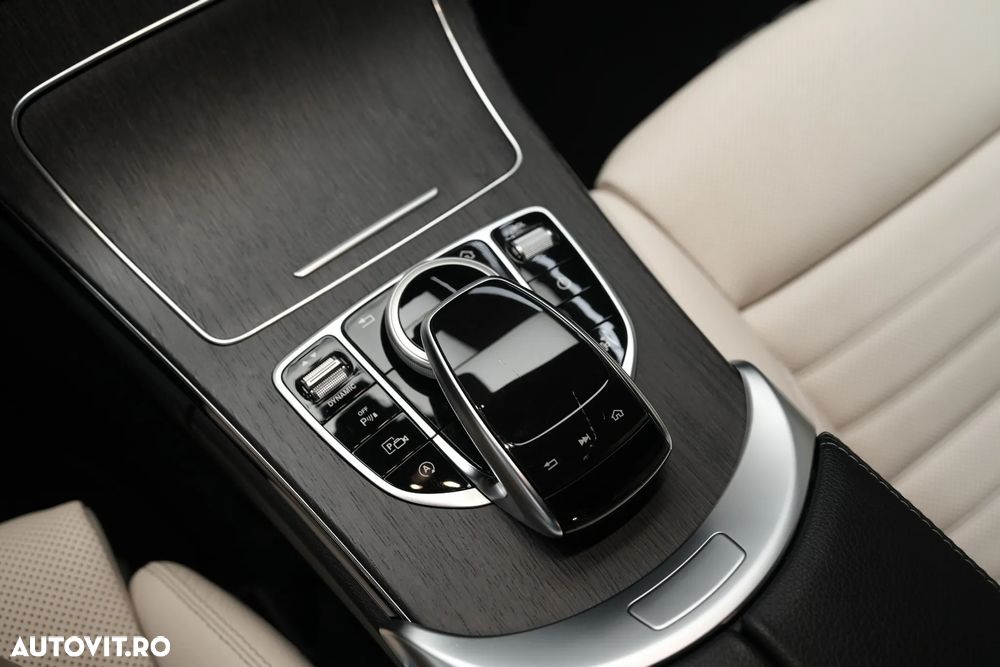 Mercedes-Benz C 400 4MATIC Coupe - 19