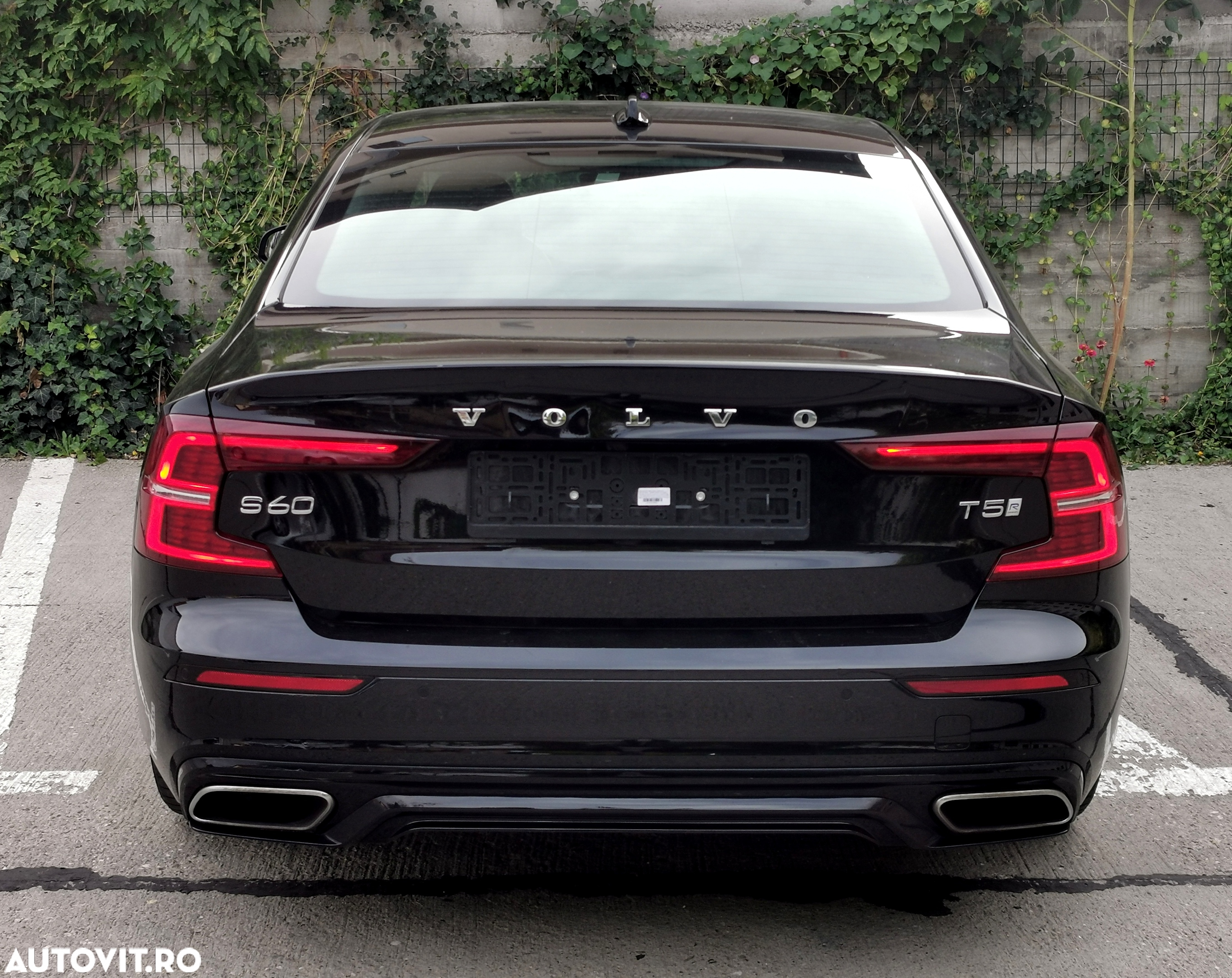 Volvo S60 T5 R-Design - 24