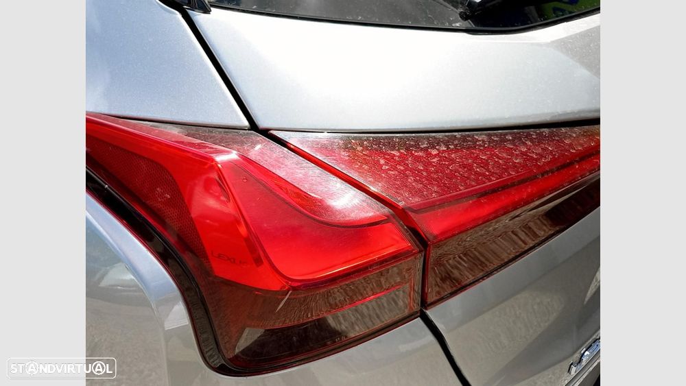 Lexus UX 250h Executive - 10