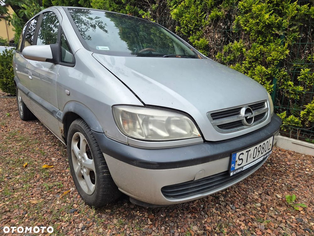 Opel Zafira 1.8 16V Comfort - 2