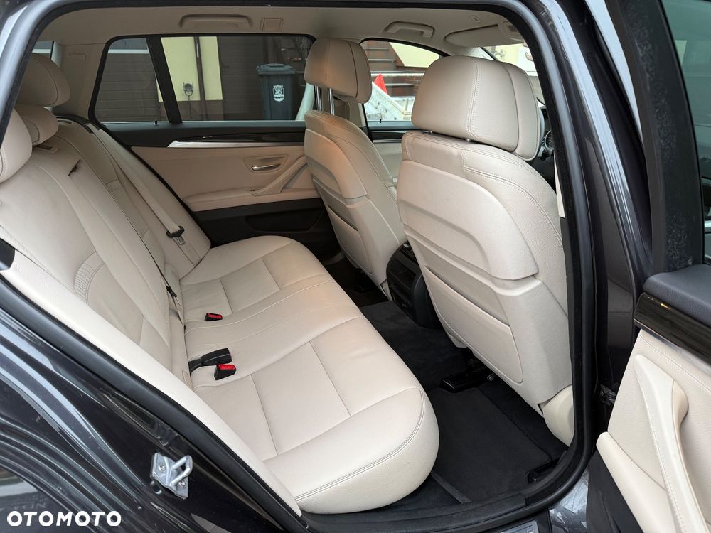 BMW Seria 5 525d Luxury Line - 15