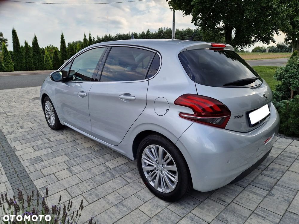 Peugeot 208 - 21