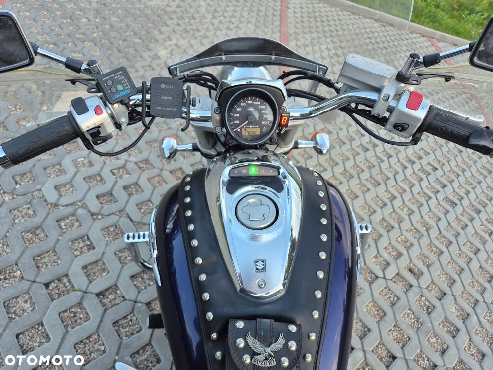 Suzuki Intruder - 9