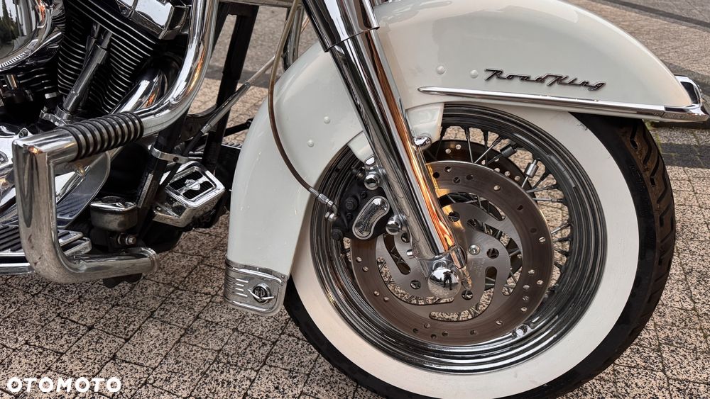 Harley-Davidson Touring Road King - 16