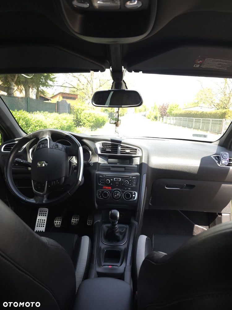Citroën DS4 1.6 HDi SoChic - 9