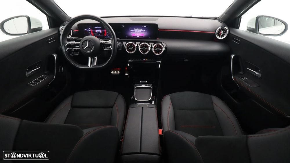Mercedes-Benz A 250 e AMG Line - 13