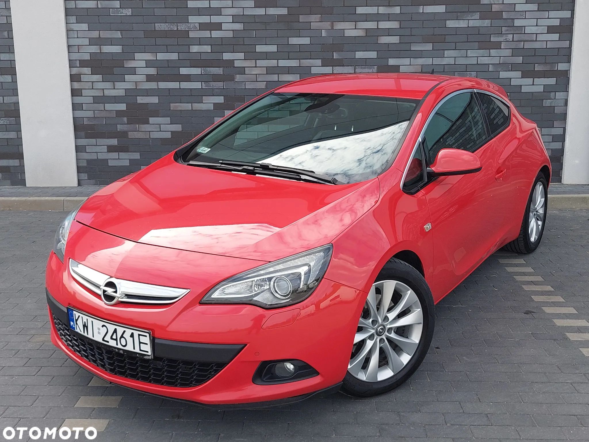 Opel Astra IV GTC 1.6 T Active - 1