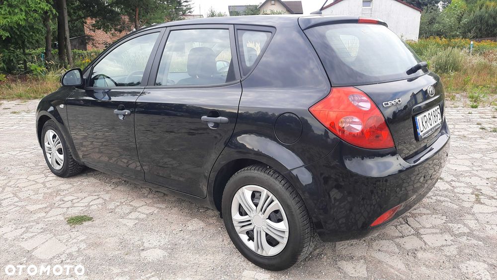 Kia Ceed - 6