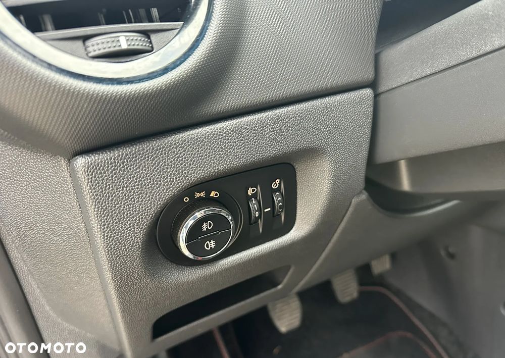 Opel Corsa 1.4 16V Satellite - 18