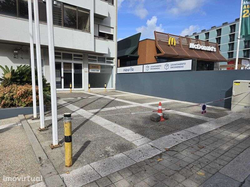 Loja Hospital São João - Porto - Circunvalação ao Lado McDonald`s - Grande imagem: 3/11