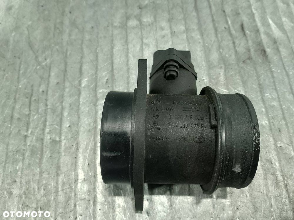 PRZEPŁYWOMIERZ POWIETRZA SKODA SUPERB I 06A906461N 0280218100 1.8T 20V - 1