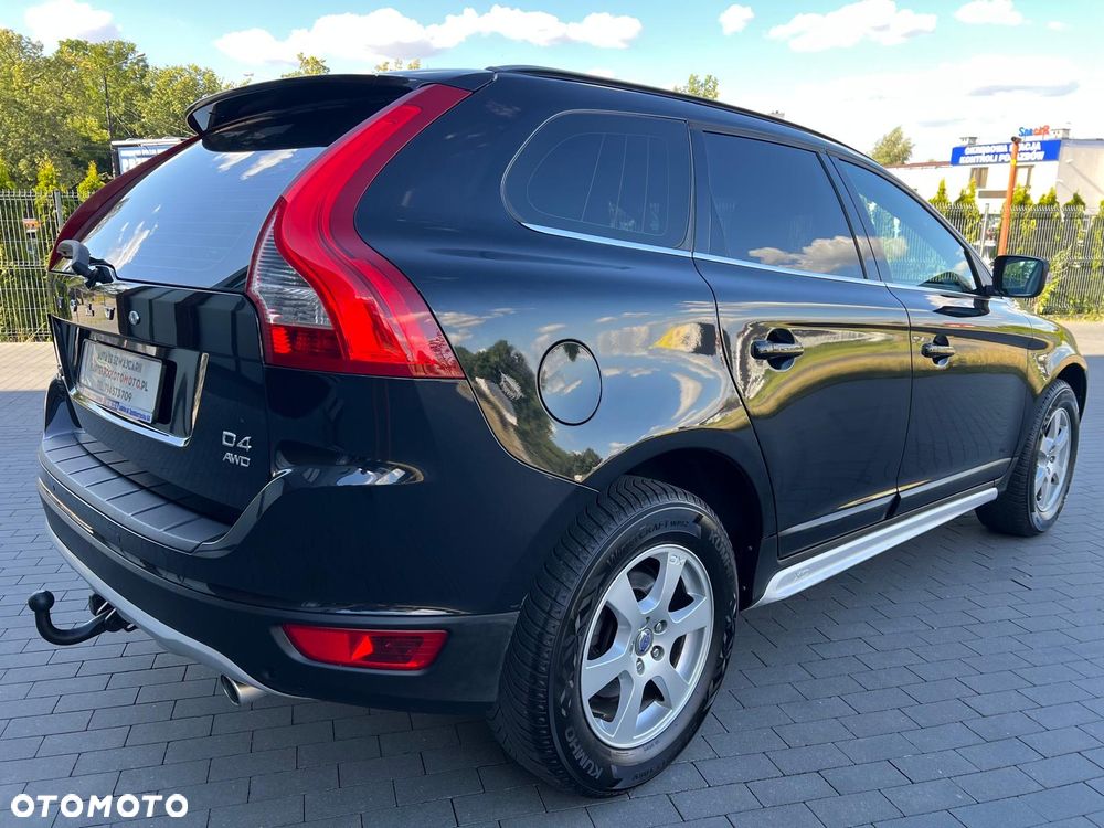 Volvo XC 60 D4 AWD Geartronic Momentum - 4