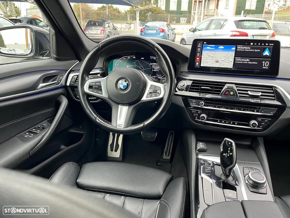 BMW 520 d Pack Desportivo M Auto - 11