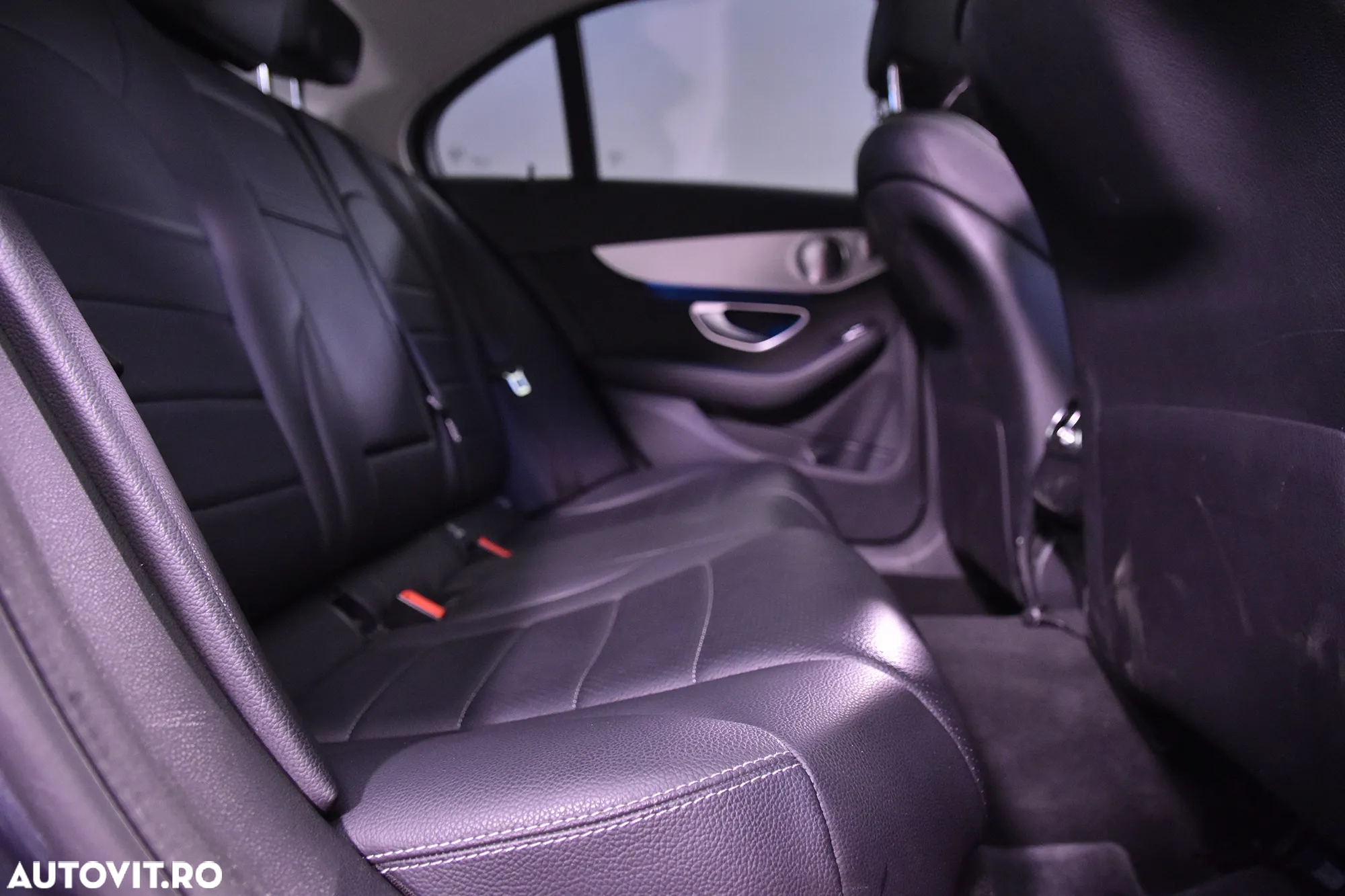 Mercedes-Benz C 220 d 4MATIC Aut. - 12