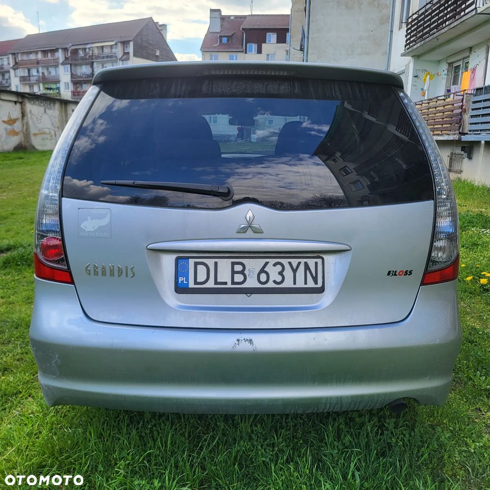 Mitsubishi Grandis 2.4 Motion - 6