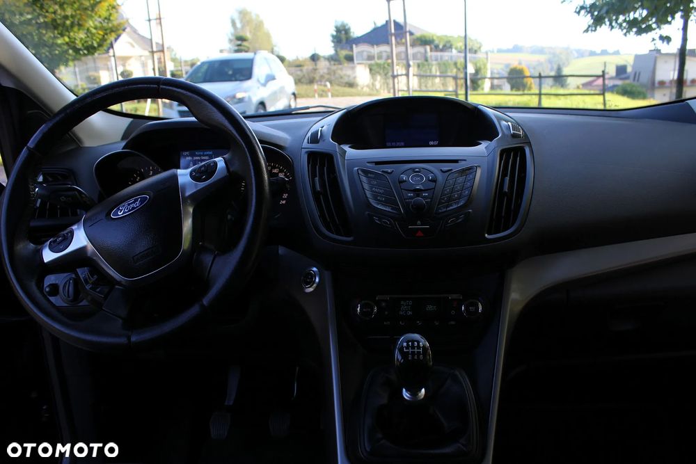 Ford Kuga - 24