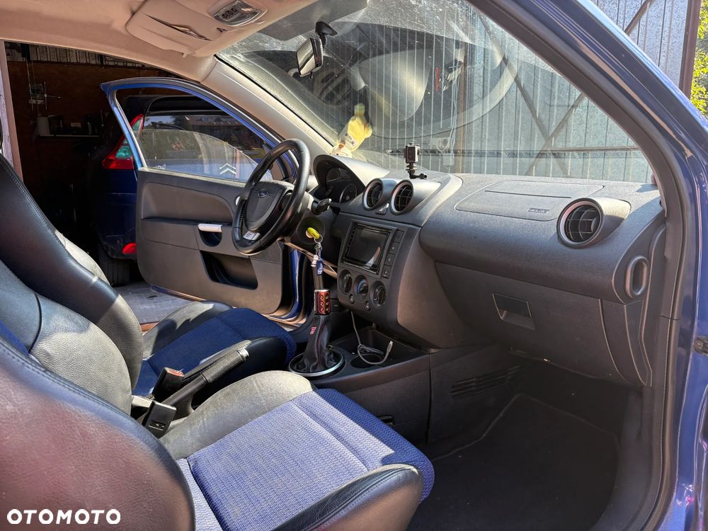 Ford Fiesta 2.0 ST - 12
