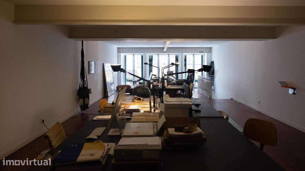Espaço comercial Galeria/Atelier de 2 pisos  | 240m2 | Rua da Boavista - Grande imagem: 5/17